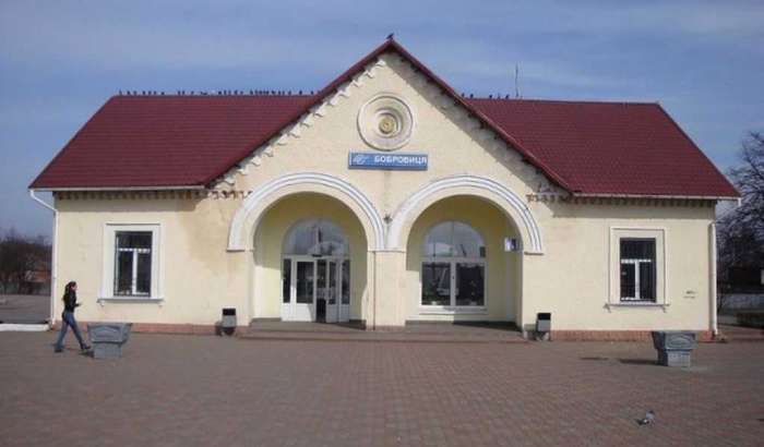 Автостанція Бобровиця