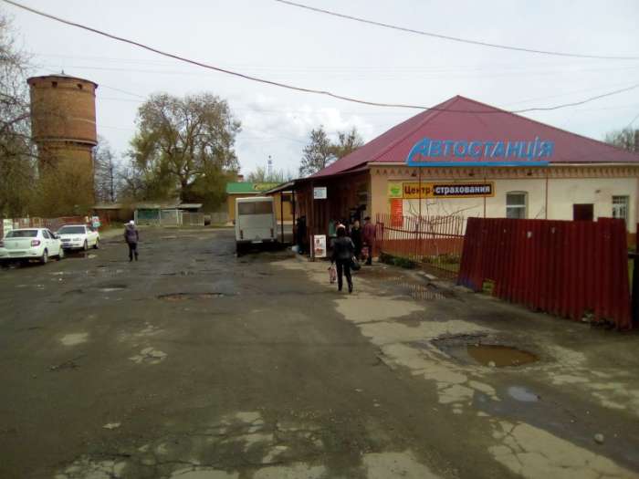 Автостанція Лозова