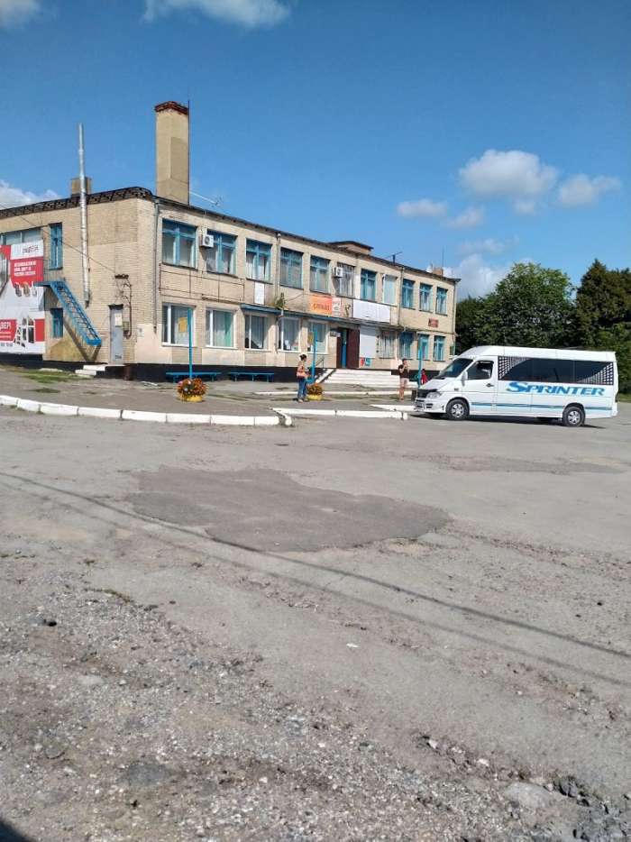 Автостанція Нова Ушиця