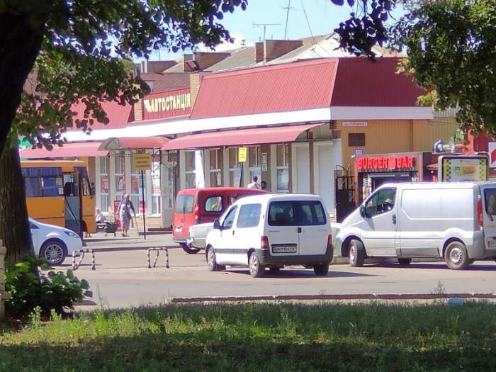 Автостанція Глухів