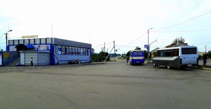 Автостанція Маневичі